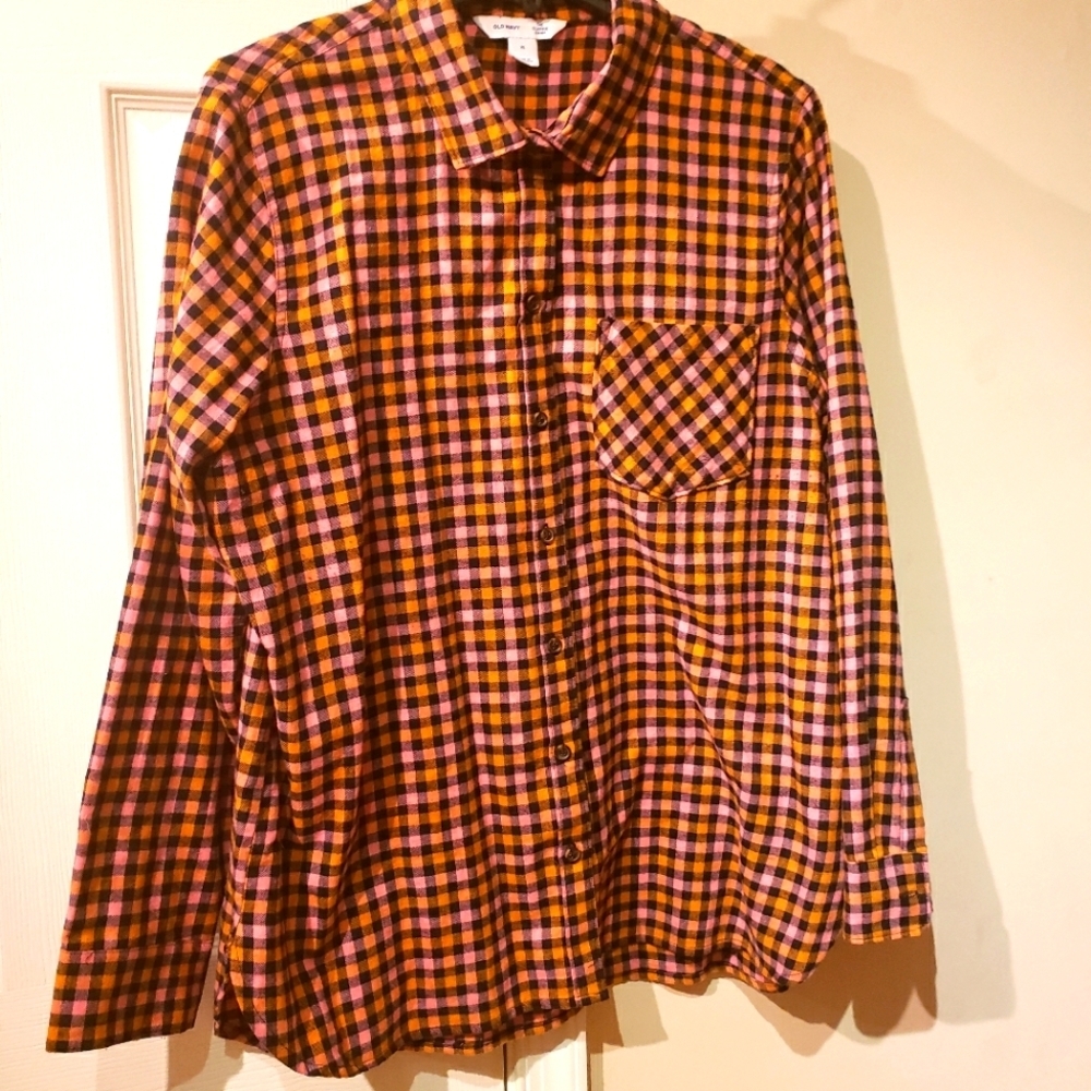 Old Navy The Classic Shirt Flannel Checkered Shirt